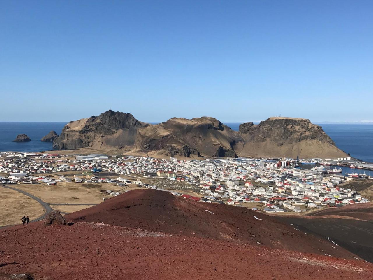 Guesthouse Arny Vestmannaeyjar Bagian luar foto