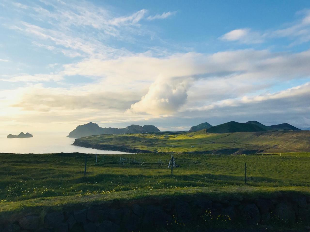 Guesthouse Arny Vestmannaeyjar Bagian luar foto