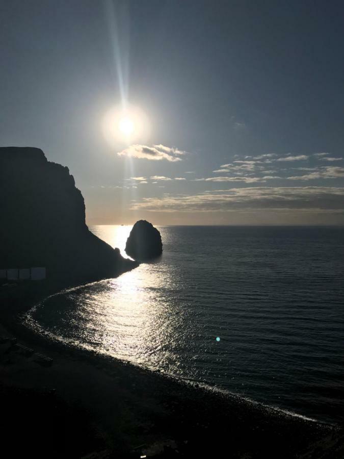 Guesthouse Arny Vestmannaeyjar Bagian luar foto
